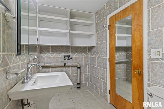 2621 S 4TH Street, Springfield, IL 62703