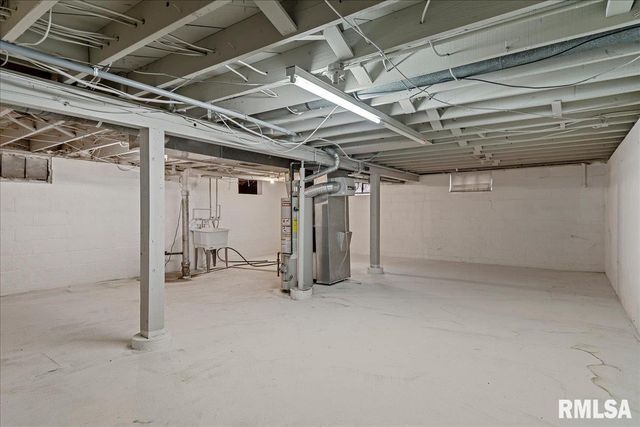 2621 S 4TH Street, Springfield, IL 62703