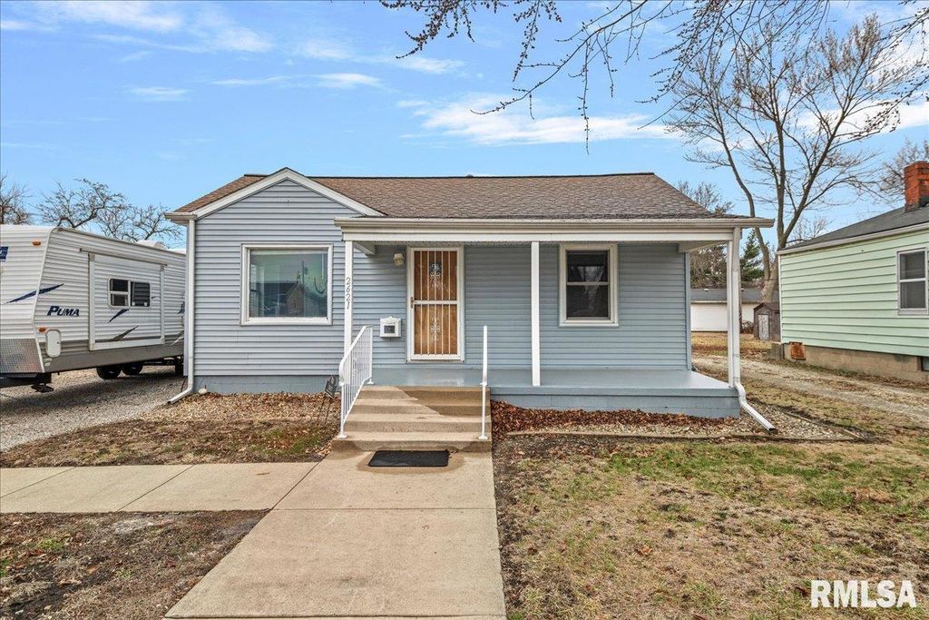 2621 S 4TH Street, Springfield, IL 62703