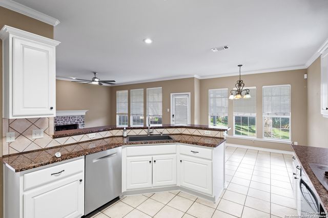 1654 Hawks Tree, San Antonio, TX 78248