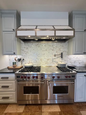 24729 Travis Lakeside CV, Spicewood, TX 78669