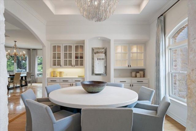 24729 Travis Lakeside CV, Spicewood, TX 78669