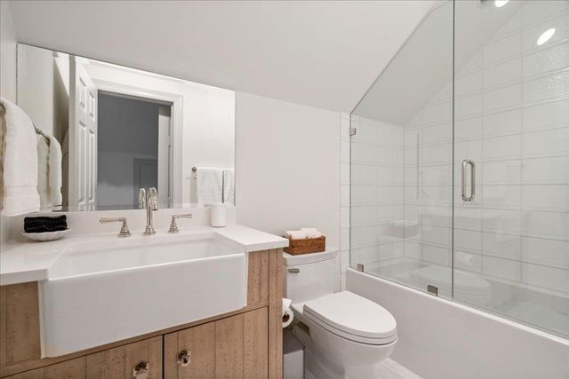 24729 Travis Lakeside CV, Spicewood, TX 78669