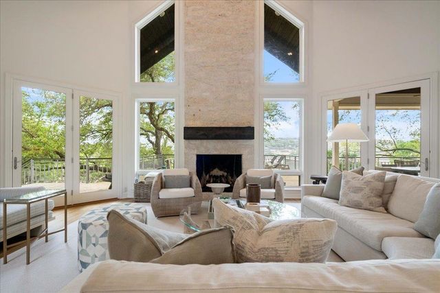 24729 Travis Lakeside CV, Spicewood, TX 78669