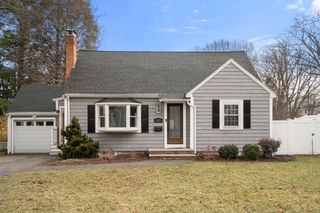 438 Mount Vernon St, Dedham, MA 02026