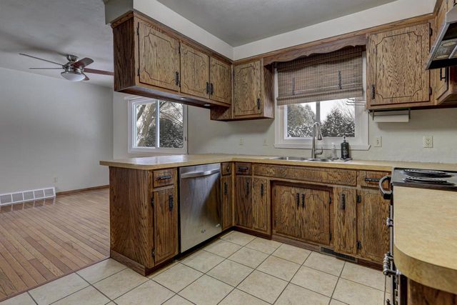 1807 E WISCONSIN AVENUE, Kaukauna, WI 54130