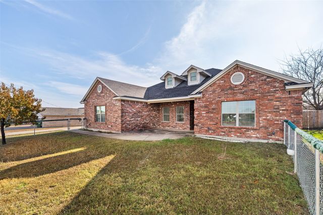 1309 W Chippewa Trail, Granbury, TX 76048