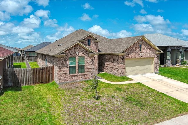 7910 Hulk Dr, Corpus Christi, TX 78414