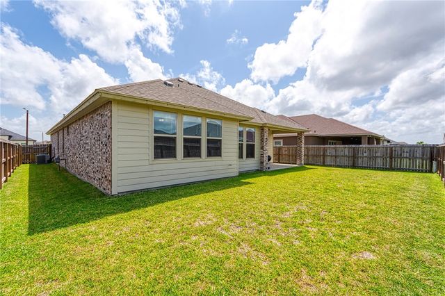 7910 Hulk Dr, Corpus Christi, TX 78414