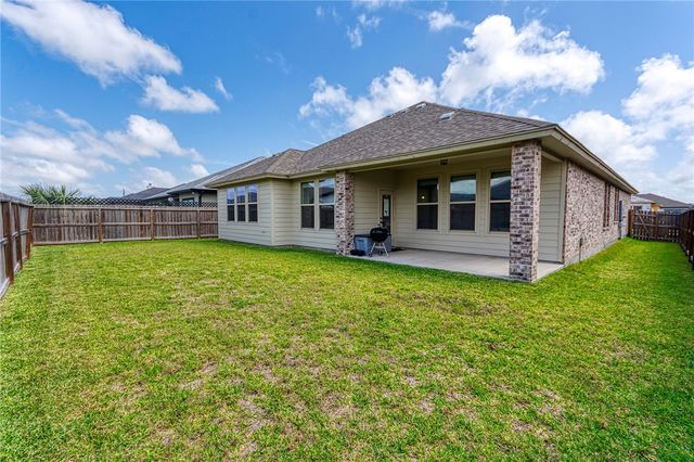 7910 Hulk Dr, Corpus Christi, TX 78414