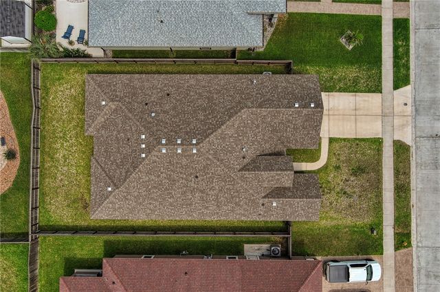 7910 Hulk Dr, Corpus Christi, TX 78414