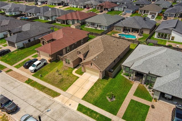 7910 Hulk Dr, Corpus Christi, TX 78414