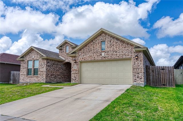 7910 Hulk Dr, Corpus Christi, TX 78414