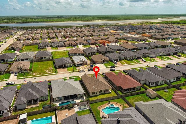 7910 Hulk Dr, Corpus Christi, TX 78414
