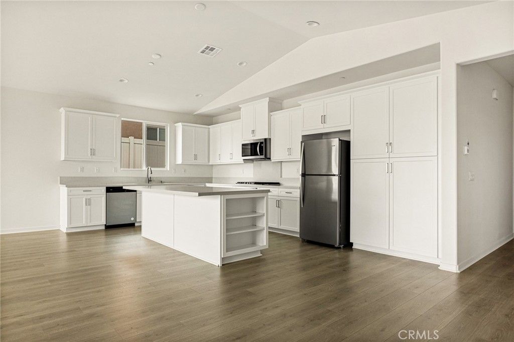 Image 5 of property listing at 7908 Santorini, Highland, CA 92346