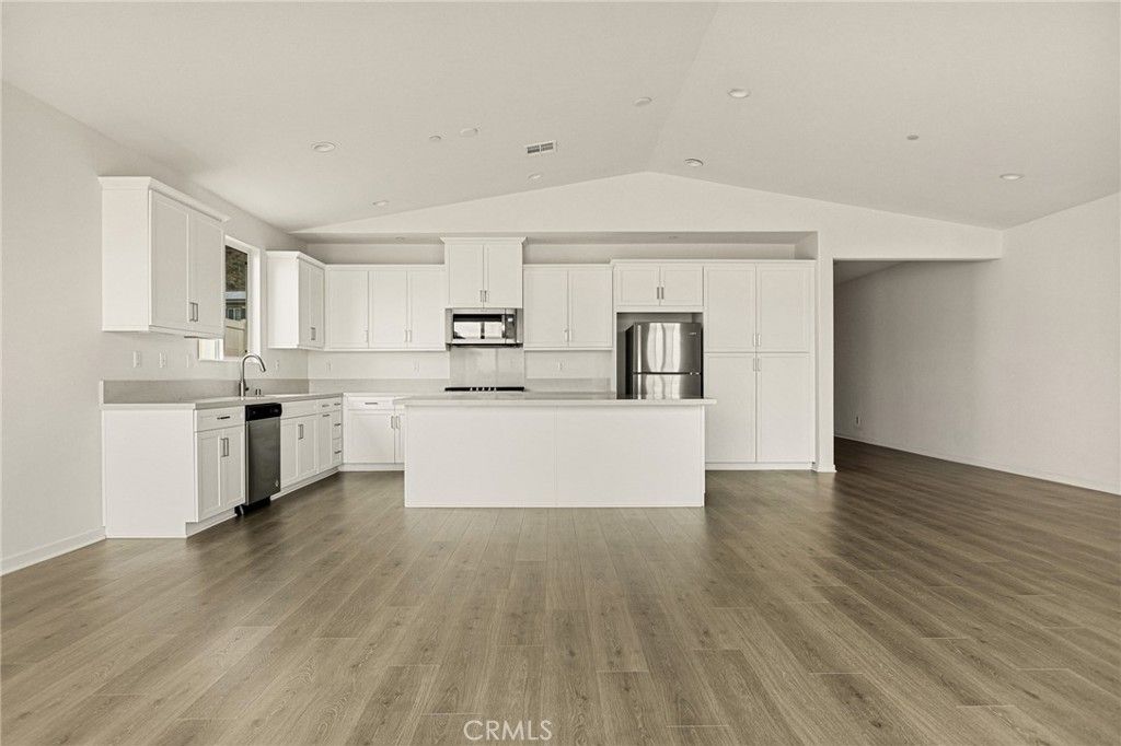 Image 6 of property listing at 7908 Santorini, Highland, CA 92346