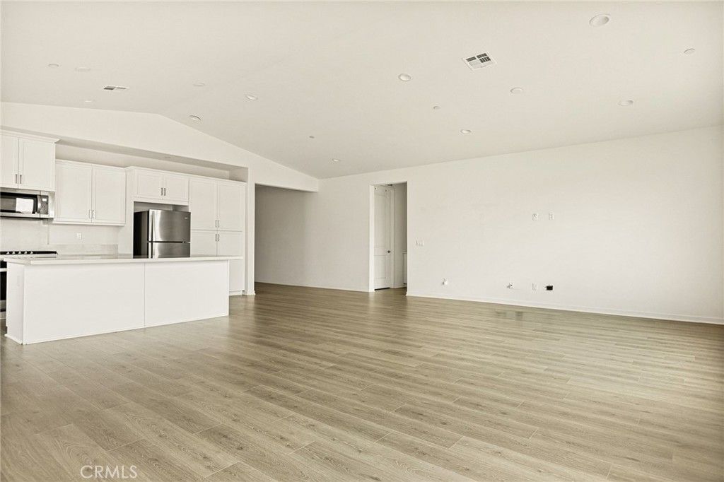 Image 7 of property listing at 7908 Santorini, Highland, CA 92346