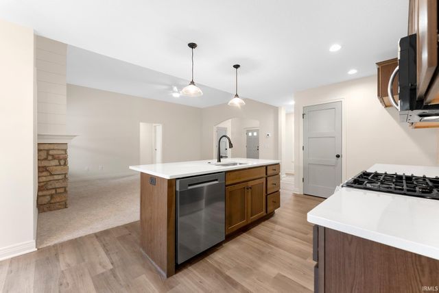 14283 Kidd Creek Crossover, Fort Wayne, IN 46845