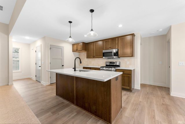 14283 Kidd Creek Crossover, Fort Wayne, IN 46845