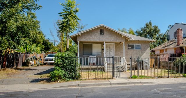 215 5th St, West Sacramento, CA 95605