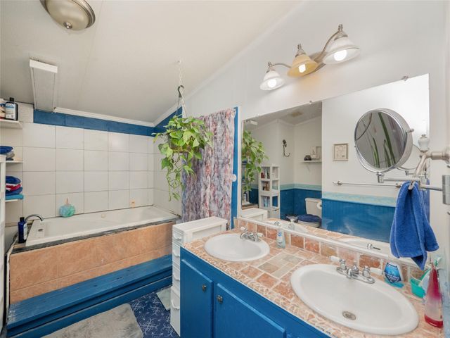 111 Pecan Orchard LN, Marble Falls, TX 78654