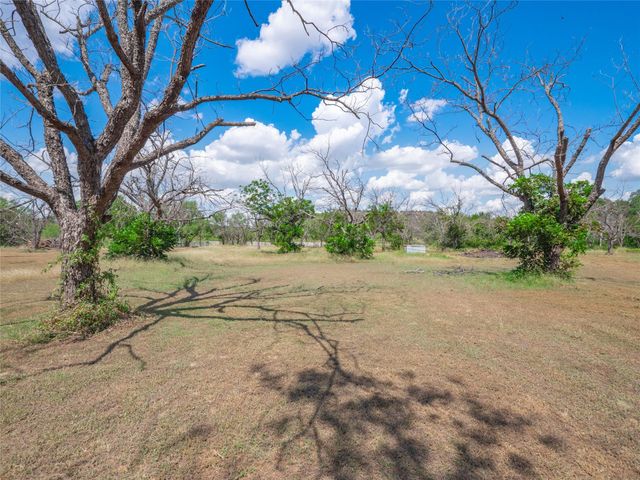 111 Pecan Orchard LN, Marble Falls, TX 78654