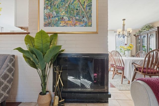 14 Ridgefield Dr, Framingham, MA 01701