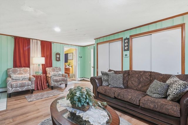 14 Ridgefield Dr, Framingham, MA 01701