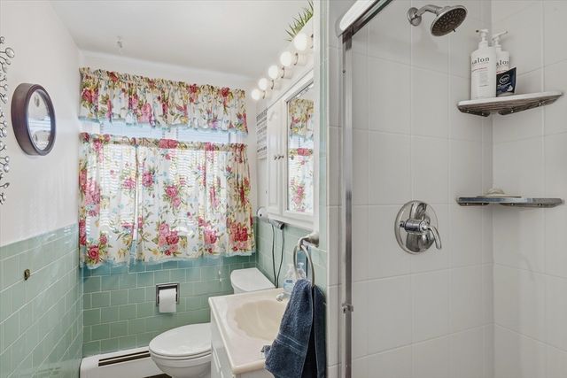 14 Ridgefield Dr, Framingham, MA 01701