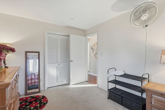 14 Ridgefield Dr, Framingham, MA 01701