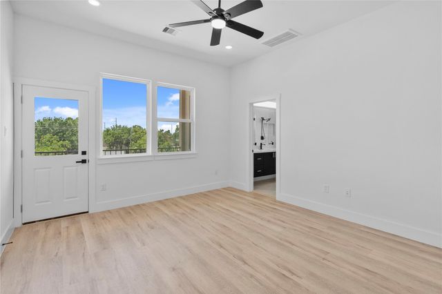 3510 Saltus Street, Houston, TX 77003
