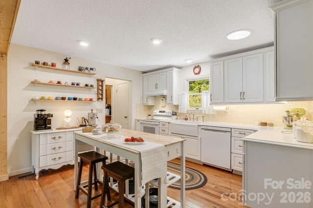 753 Bolens Creek Road, Burnsville, NC 28714