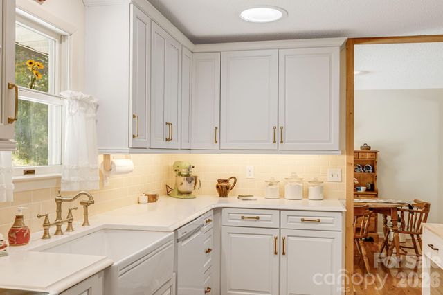 753 Bolens Creek Road, Burnsville, NC 28714