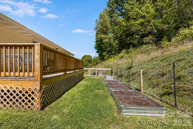 753 Bolens Creek Road, Burnsville, NC 28714