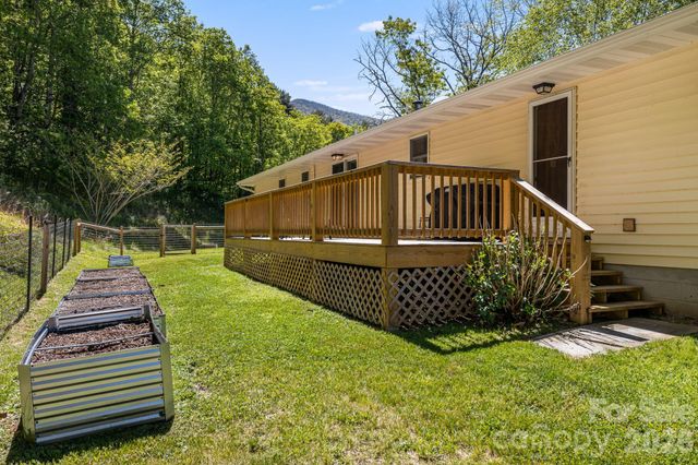 753 Bolens Creek Road, Burnsville, NC 28714