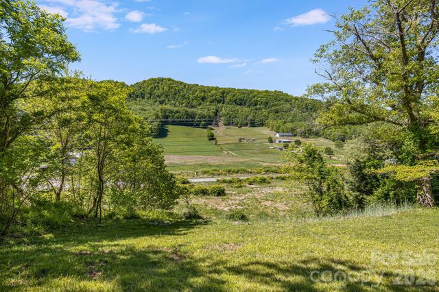 753 Bolens Creek Road, Burnsville, NC 28714