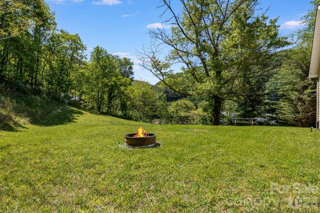 753 Bolens Creek Road, Burnsville, NC 28714