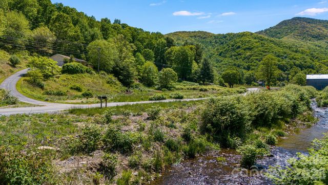 753 Bolens Creek Road, Burnsville, NC 28714