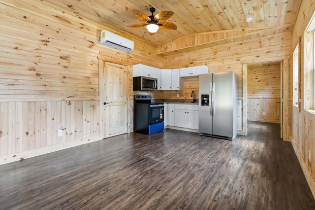 10 Cr-1762, Stearns, KY 42647