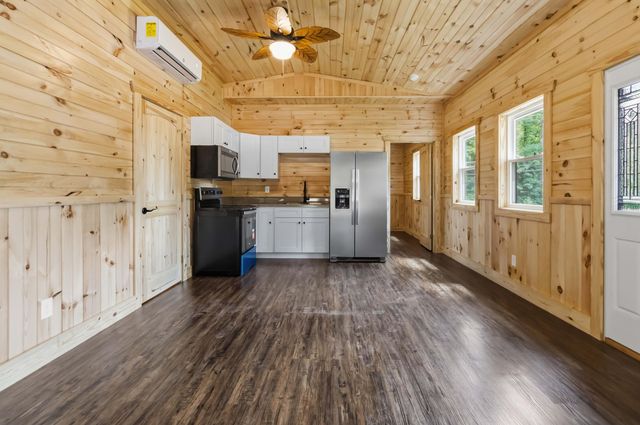 10 Cr-1762, Stearns, KY 42647