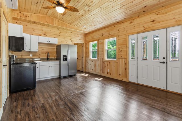 10 Cr-1762, Stearns, KY 42647