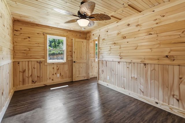 10 Cr-1762, Stearns, KY 42647