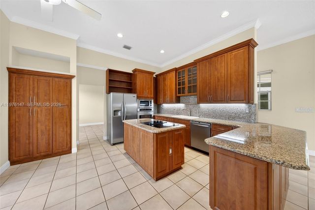 14040 SW 83rd Ct, Palmetto Bay, FL 33158