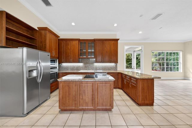 14040 SW 83rd Ct, Palmetto Bay, FL 33158