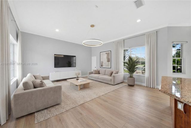 14040 SW 83rd Ct, Palmetto Bay, FL 33158