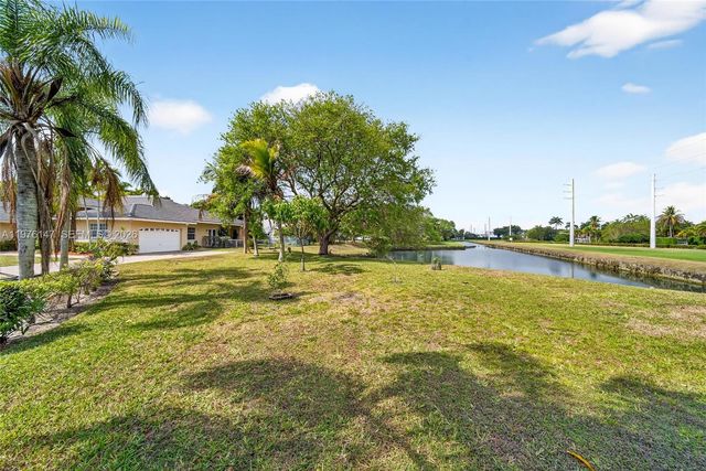 14040 SW 83rd Ct, Palmetto Bay, FL 33158