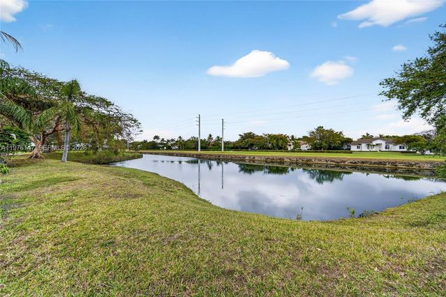14040 SW 83rd Ct, Palmetto Bay, FL 33158