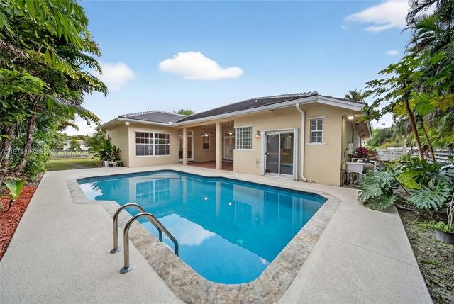 14040 SW 83rd Ct, Palmetto Bay, FL 33158
