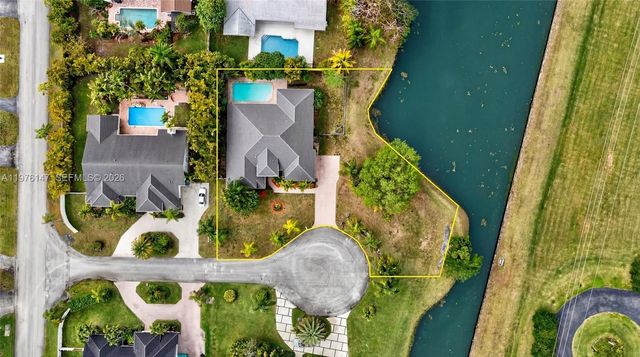 14040 SW 83rd Ct, Palmetto Bay, FL 33158