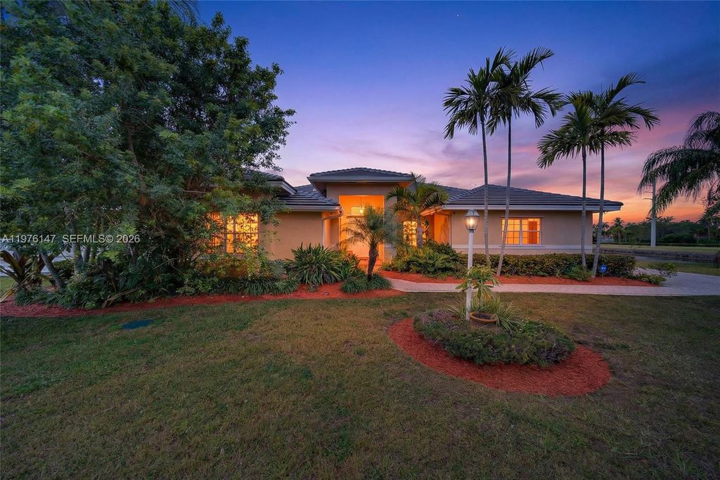 14040 SW 83rd Ct, Palmetto Bay, FL 33158